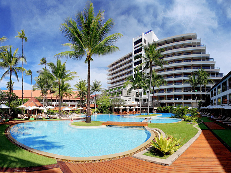 Patong Beach Hotel 